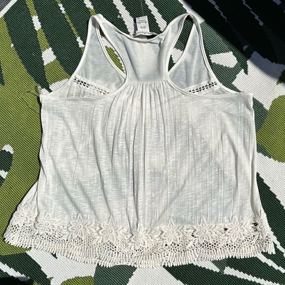🪷 - American Rag Ivory color tank top with crochet trim. Sz L - Picture 2 of 8